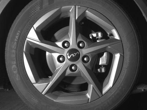 Used 2025 Kia K4 LXS image 13