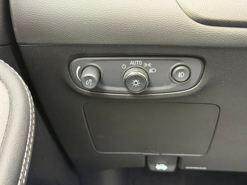 Used 2023 Buick Encore GX Preferred w/ Cold Weather Comfort Package FWD image 12