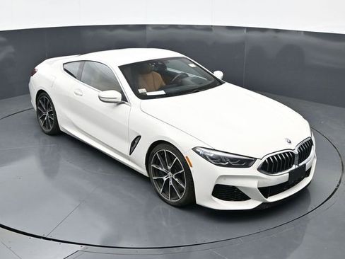 Used 2019 BMW M850i xDrive Coupe w/ Driving Assistance Package AWD/4WD image 36