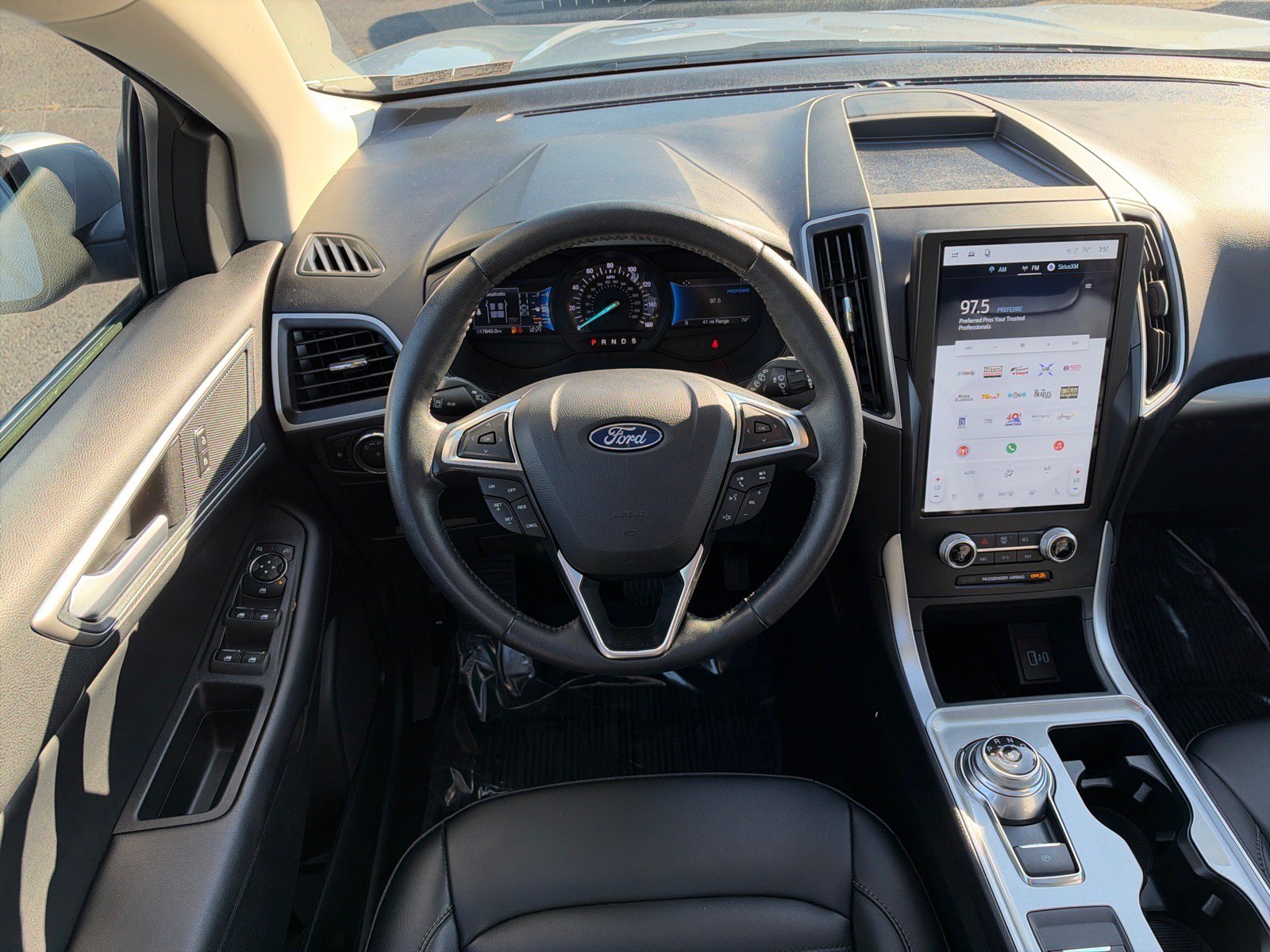 Used 2024 Ford Edge SEL w/ Convenience Package AWD/4WD image 2