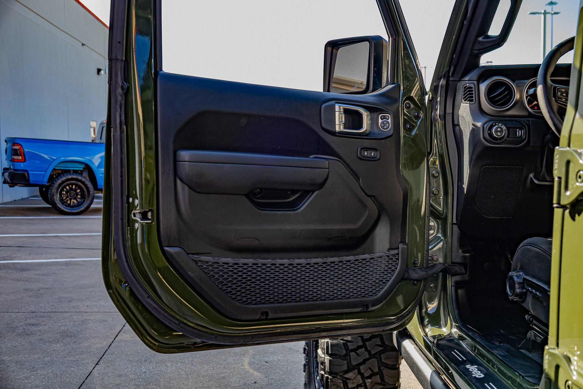 Used 2023 Jeep Gladiator Sport AWD/4WD image 44