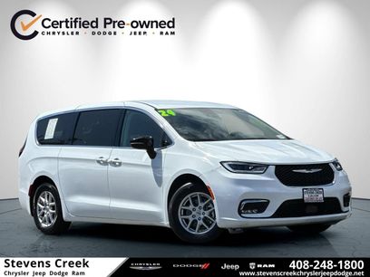Used 2024 Chrysler Pacifica Touring-L