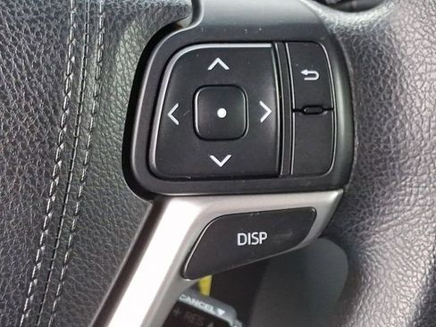 Used 2015 Toyota Sienna LE image 22