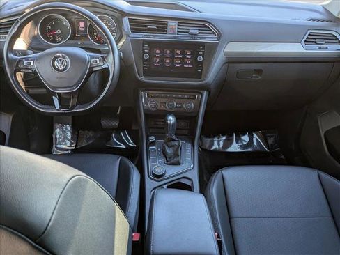 Used 2019 Volkswagen Tiguan SE image 17