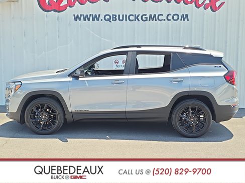 Used 2024 GMC Terrain SLE w/ Driver Convenience Package AWD/4WD image 4