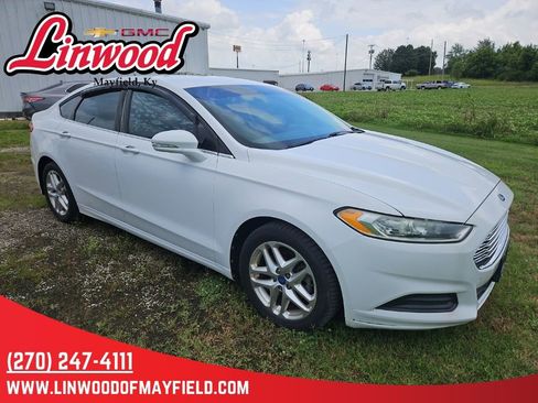 Used 2013 Ford Fusion SE FWD image 2