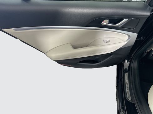 Used 2025 Genesis G70 2.5T RWD image 25