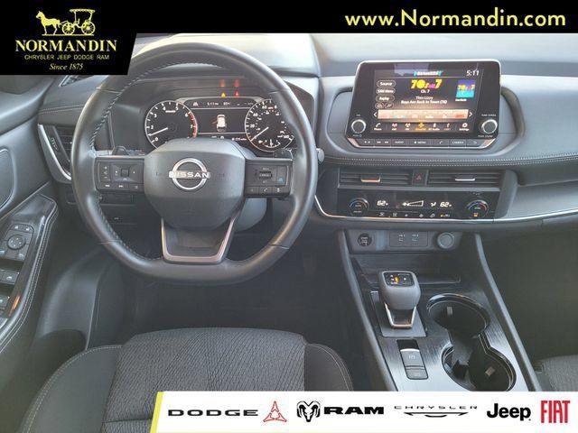 Used 2025 Nissan Rogue SV AWD/4WD image 7