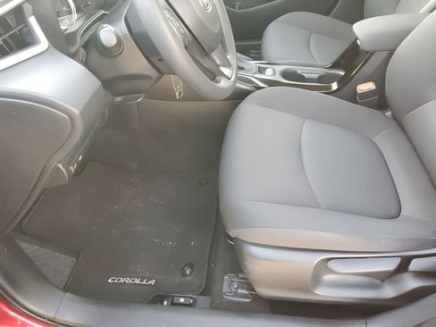 Used 2022 Toyota Corolla LE image 31