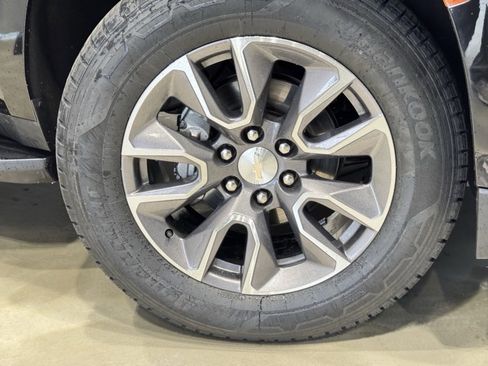 Used 2022 Chevrolet Tahoe LT w/ Luxury Package image 10