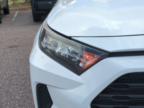 Used 2022 Toyota RAV4 LE FWD image 10
