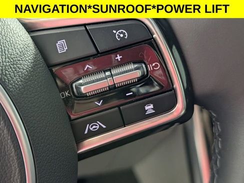 Used 2024 Kia Carnival SX Prestige FWD image 18