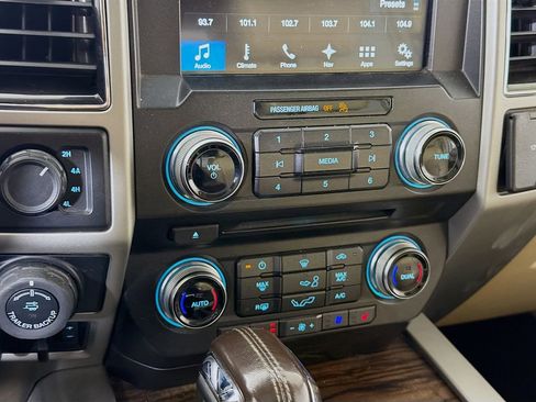 Used 2018 Ford F150 Lariat w/ Equipment Group 502A Luxury image 20