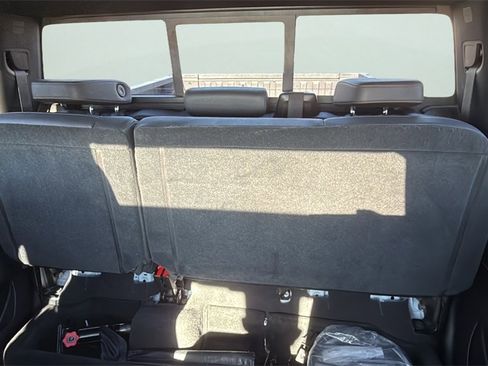 Used 2023 GMC Sierra 1500 AT4 w/ Technology Package image 13