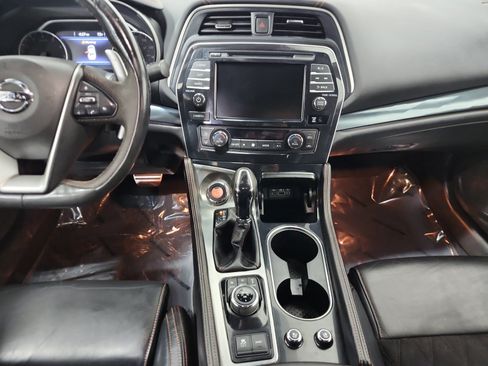 Used 2021 Nissan Maxima SR w/ Sport Mat Group FWD image 11
