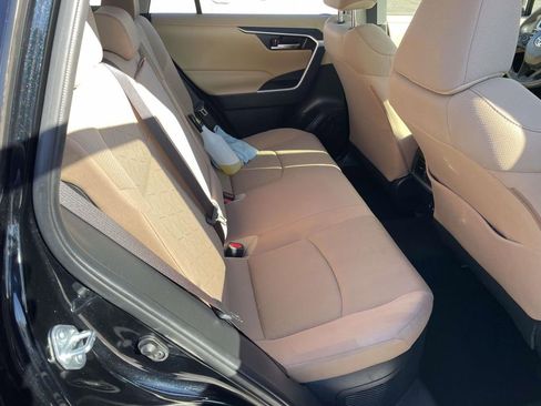 Used 2019 Toyota RAV4 XLE AWD/4WD image 44