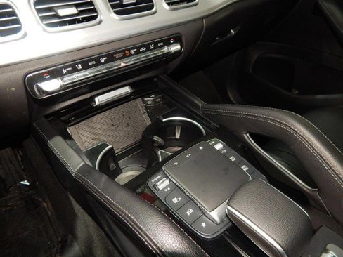 Used 2024 Mercedes-Benz GLS 450 4MATIC image 29