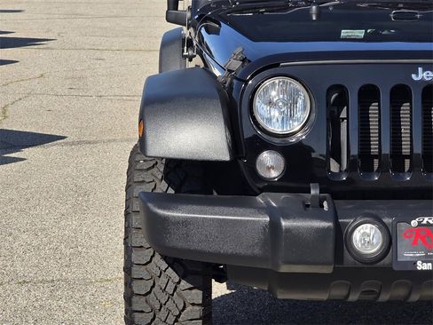 Used 2018 Jeep Wrangler Sport image 3