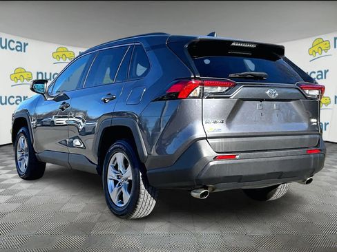 Used 2022 Toyota RAV4 XLE image 4