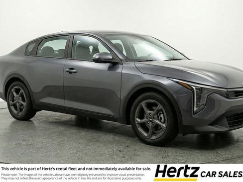 Used 2025 Kia K4 LXS FWD image 1