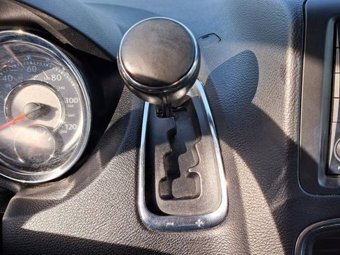 Used 2016 Chrysler Town & Country Limited w/ Trailer Tow Group image 13