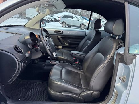 Used 2009 Volkswagen Beetle S image 14