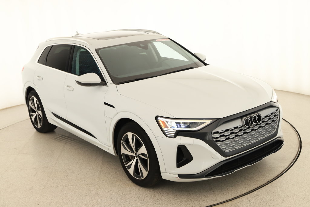 Certified 2024 Audi Q8 e-tron Premium AWD/4WD image 34