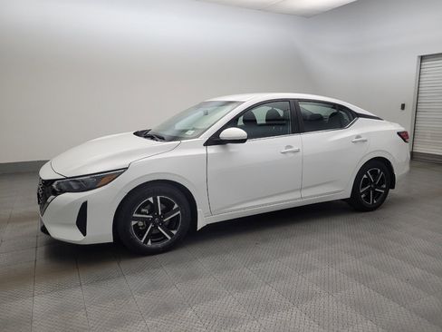 Used 2024 Nissan Sentra SV FWD image 2