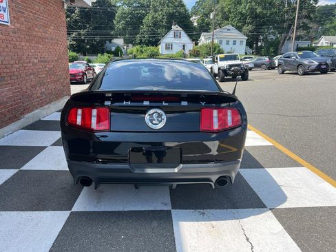 Used 2010 Ford Mustang Shelby GT500 image 4