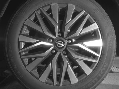 Used 2025 Nissan Altima 2.5 SV FWD image 17