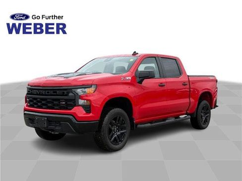 Used 2025 Chevrolet Silverado 1500 Custom Trail Boss w/ Turbomax Blackout Package AWD/4WD image 1