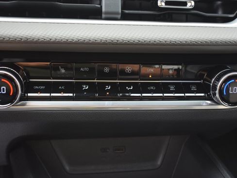 New 2027 Chevrolet Equinox LT w/ Convenience Package II FWD image 24