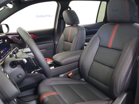 New 2026 Chevrolet Traverse RS image 17