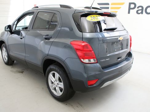 Used 2022 Chevrolet Trax LT w/ LT Convenience Package image 7