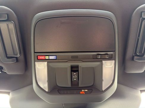 Used 2025 Subaru Forester Premium w/ Convenience Package #2 image 38