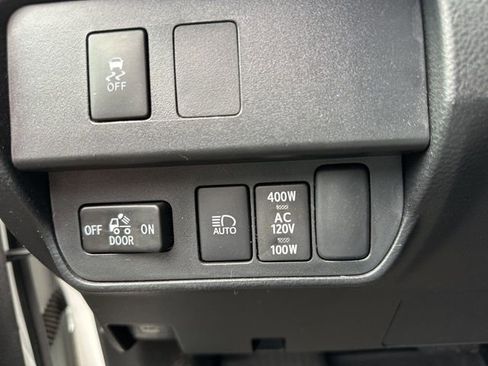 Used 2023 Toyota Tacoma TRD Sport image 4