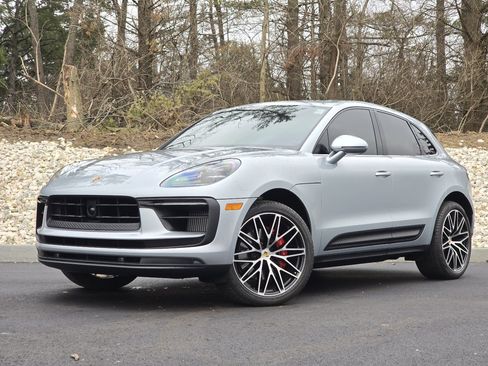 Certified 2024 Porsche Macan S image 1