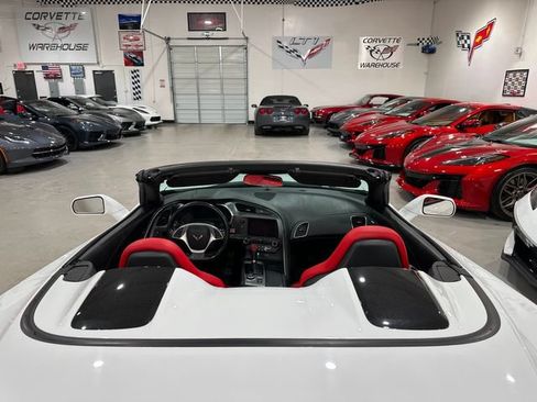 Used 2019 Chevrolet Corvette Stingray Convertible w/ 1LT RWD image 12