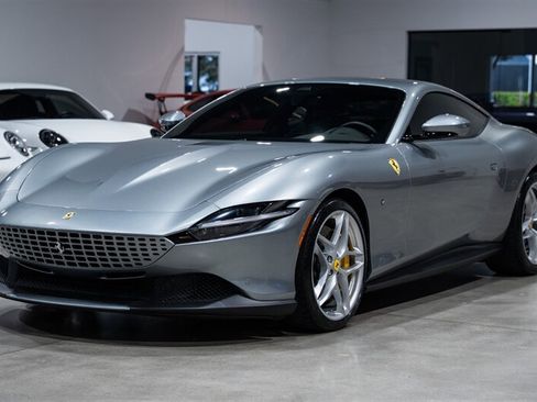Used 2021 Ferrari Roma RWD image 10
