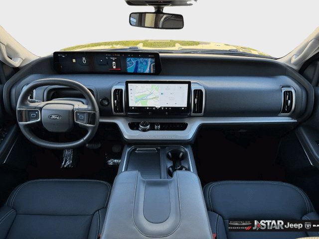 Used 2025 Ford Expedition Active AWD/4WD image 9