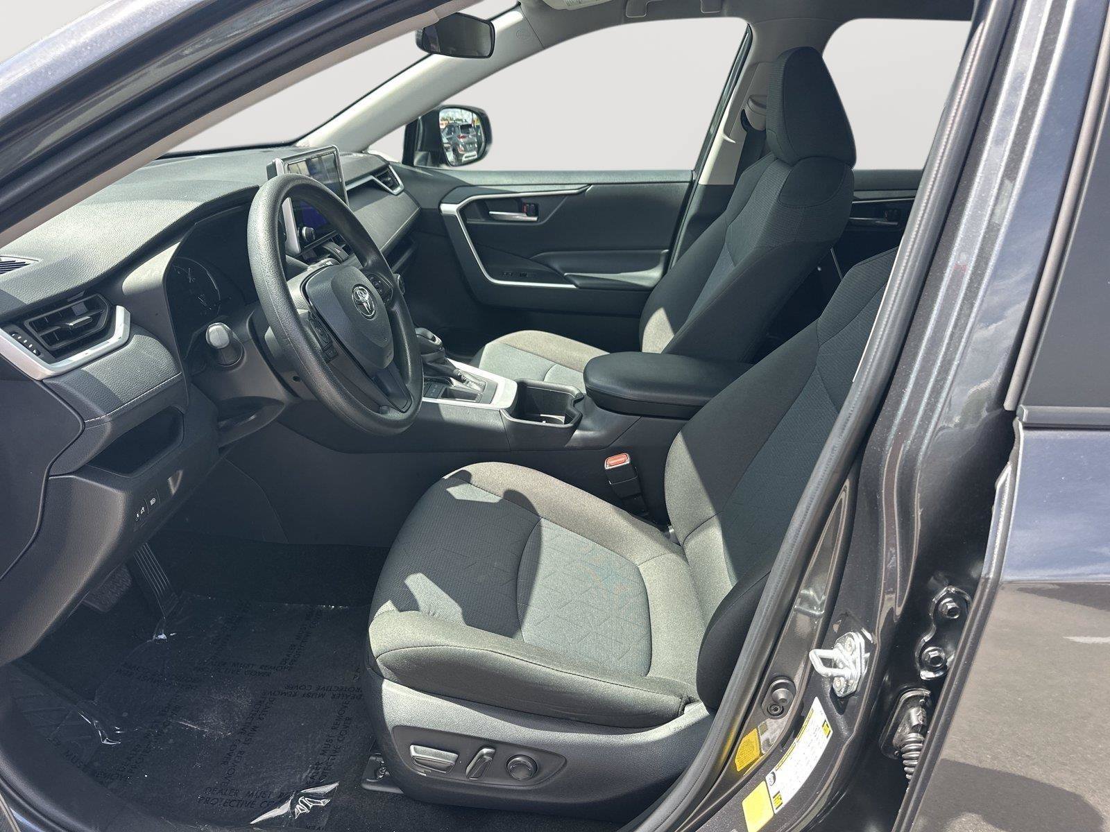 Used 2024 Toyota RAV4 XLE FWD image 8