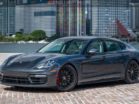 Used 2022 Porsche Panamera GTS image 9