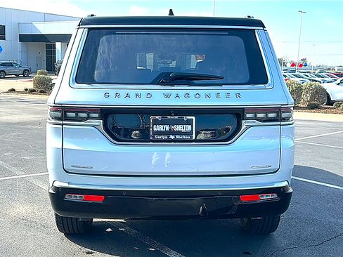 Used 2022 Jeep Grand Wagoneer Series III w/ Rear Seat Video Group 1 image 7