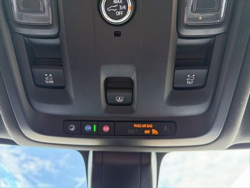 Used 2021 Chevrolet Tahoe Z71 image 40