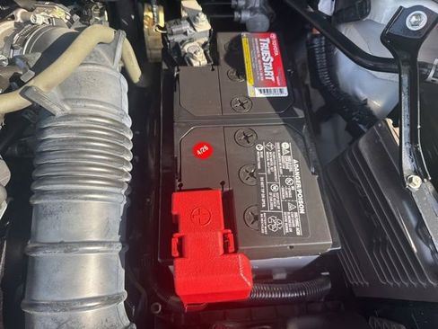 Used 2022 Toyota Highlander XLE FWD image 34