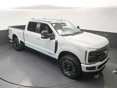 Used 2026 Ford F350 Platinum w/ FX4 Off-Road Package AWD/4WD image 70