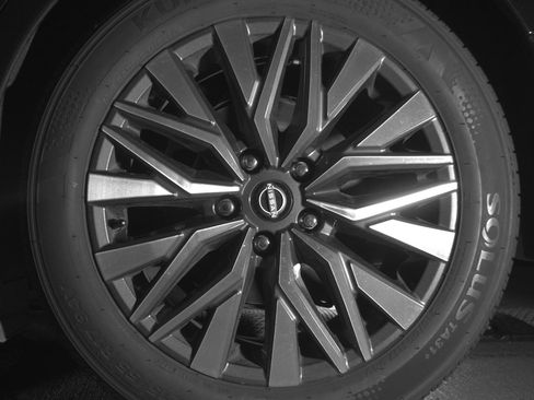 Used 2025 Nissan Altima 2.5 SV FWD image 14