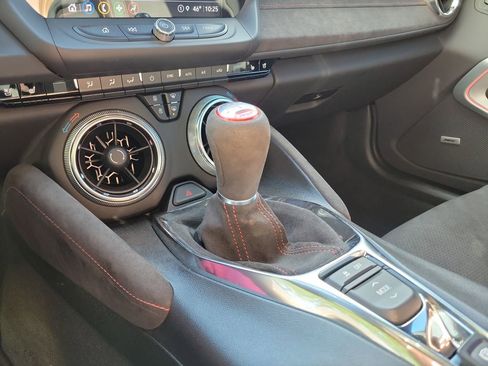 Used 2022 Chevrolet Camaro ZL1 image 36