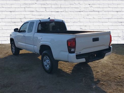 Used 2019 Toyota Tacoma SR5 image 3