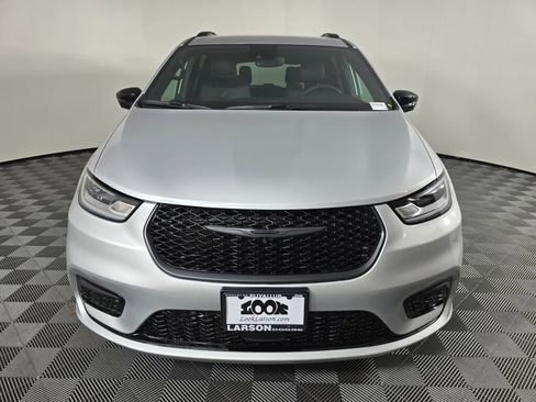 New 2026 Chrysler Pacifica Select w/ S Appearance Package image 9